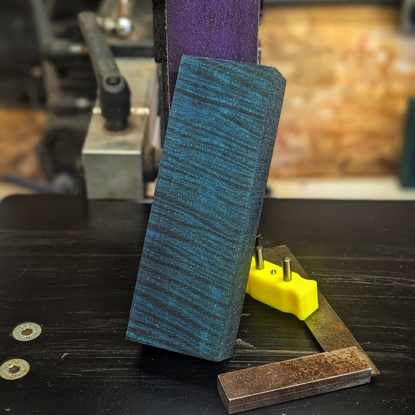 Stabilized Curly Mango - Blue