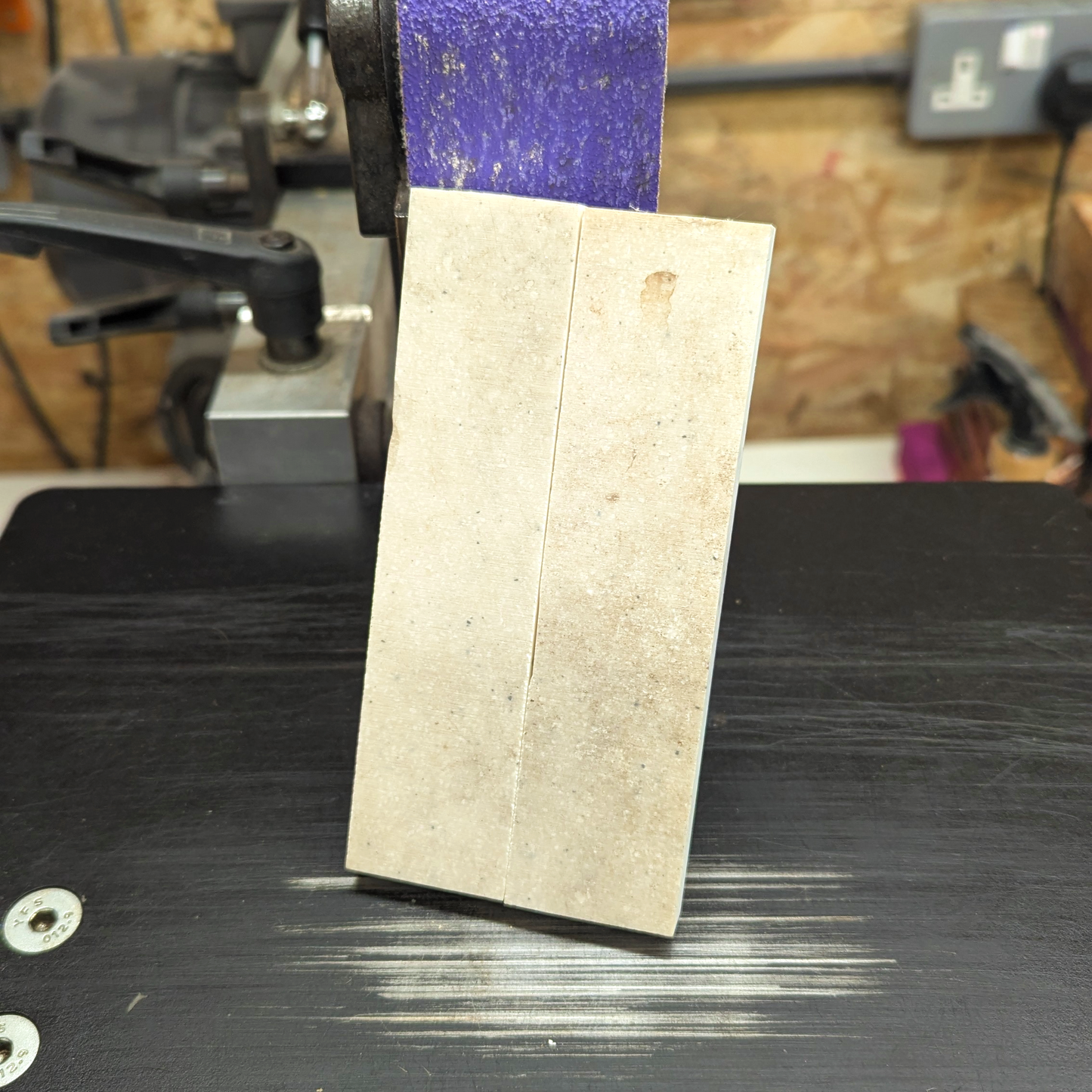 Corian Scales - Off White