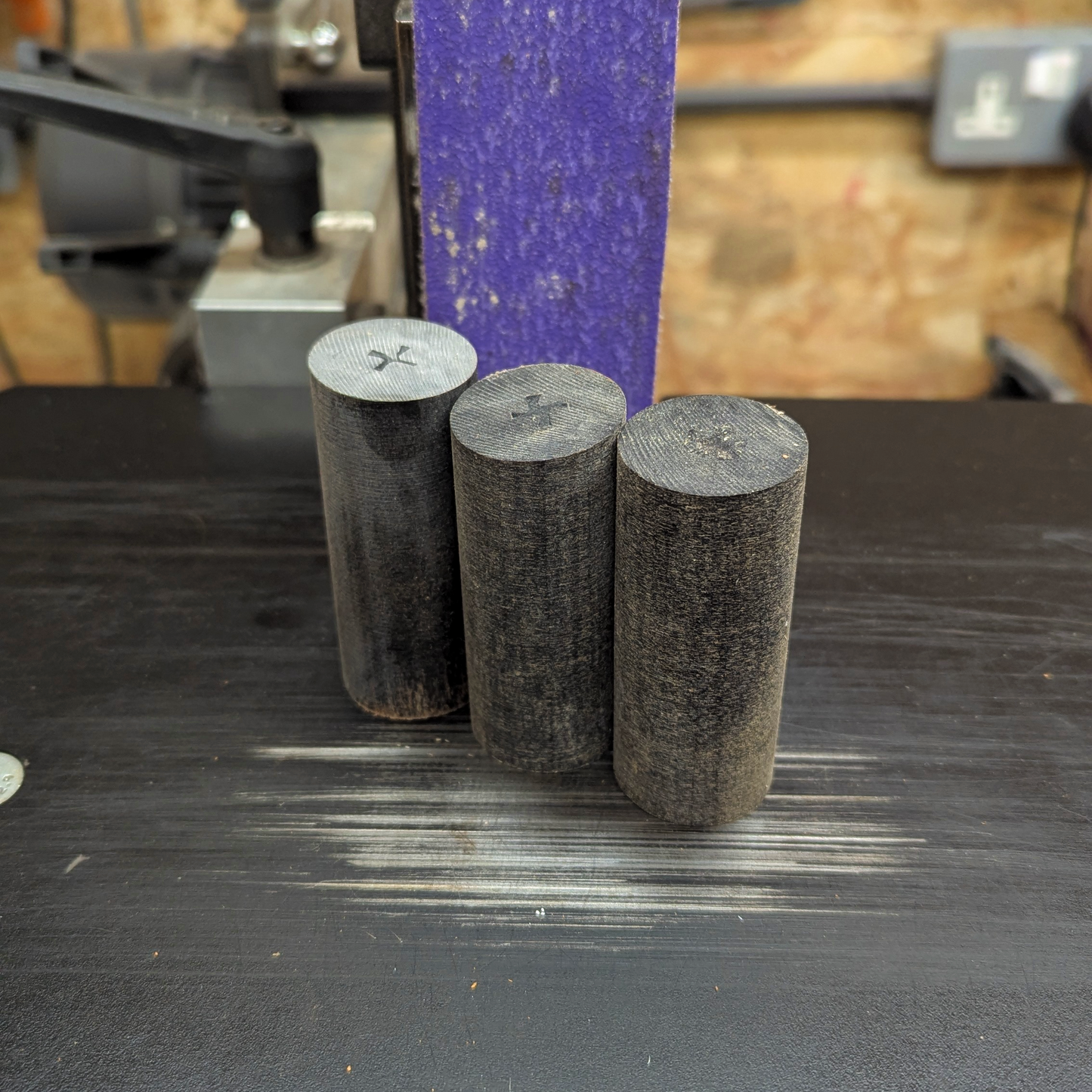 Black Horn Roll (1 piece)