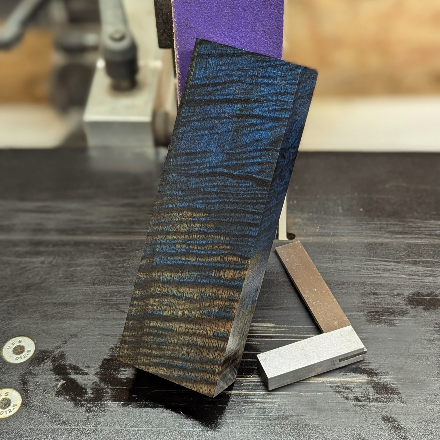 Stabilized Curly Mango - Black & Blue