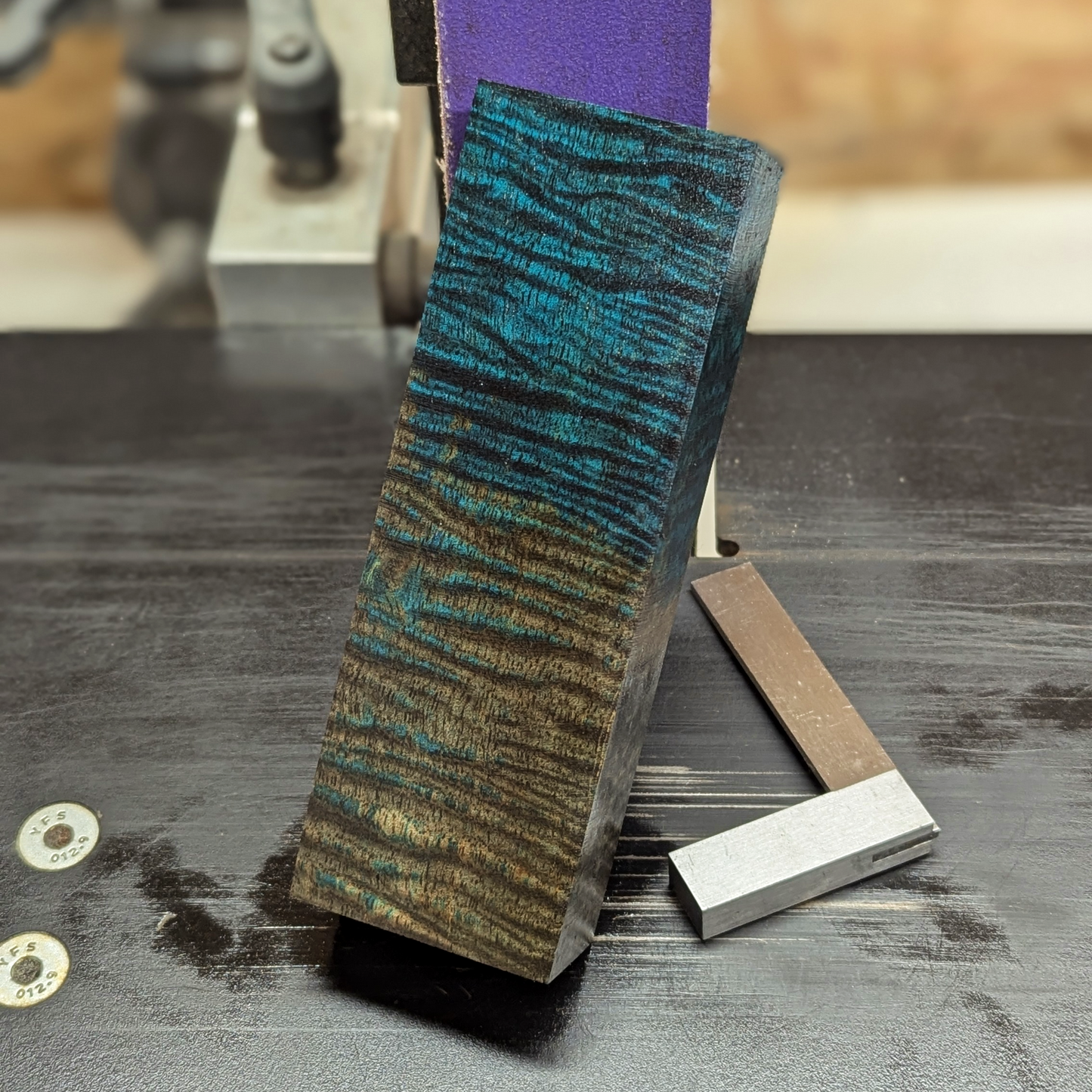 Stabilized Curly Mango - Black & Blue